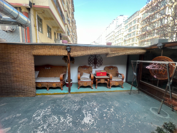 高区海水浴场500米距离一楼带小院民宿出租