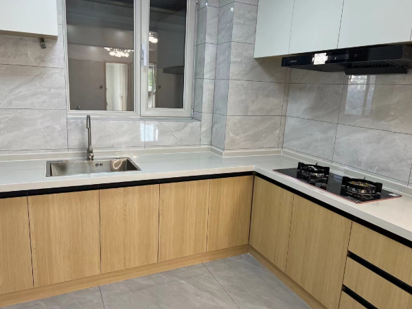 低首付二万，带平台 市中心框架房，大世界（有电梯）