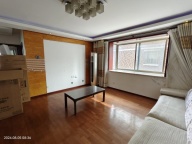 东部紫锦花园四楼出租