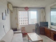 馨园小区贴地4楼65平（相当于3楼)，共五层，三室，双气，家