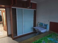 桃园小区四楼精装修家电齐全