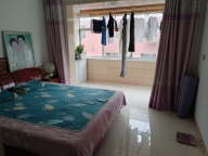 三里河中学附近三楼精装修家电齐全