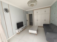 一实小西贴地一楼带小院出租