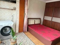 腾达二区精装修四楼出租