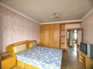 市中心步行街旁西楼街