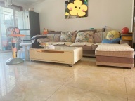 荣成市黎明西区，2010年左右的框架楼房，带11平方地下室，