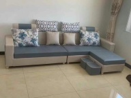 南‮村江‬瑞‮康驰‬城，电梯九楼，85平，1600/月