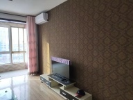 大润发楼上三楼地暖1000元精装家电齐全可以半年起租