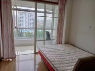 地暖已通免费用 市中心电梯二室 干净亮堂1000元