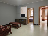 大众小学附近一楼家电家具齐全干净整洁拎包入住