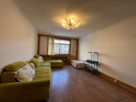 世纪花园1楼两室1100元