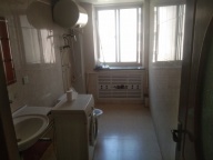 利群附近三楼精装修家电家具齐全南北通透，上学方便