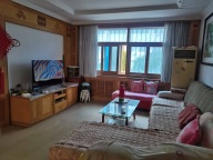 大润发东一楼带院家电齐全购物方便