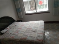 大众小学南贴地一楼带院家电齐全干净卫生拎包入住