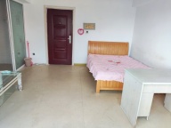 鲁东公寓出租四楼南侧