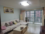 罗马阳光城三楼115平三室，，年租1500/月。