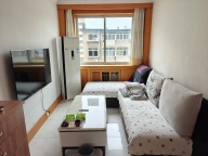 首次出租，一中对面，家里东西齐全，3楼家里干净。