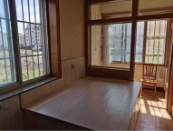 城西附近二楼，配套齐全拎包入住，停车方便