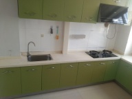 金山花园小区二楼，配套齐全，拎包入住